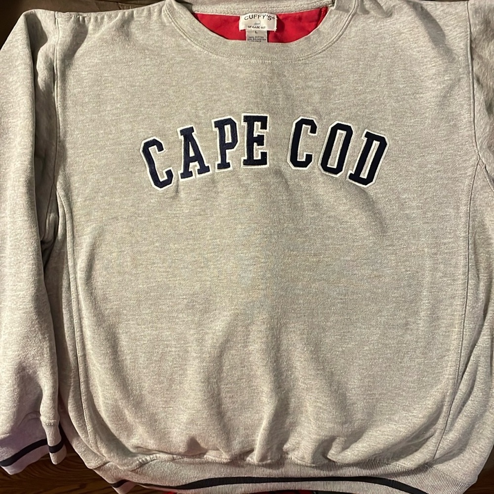 Cuffy’s sweatshirt size L
